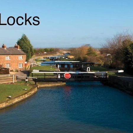 Idyllic Bungalow, Ideal Location In West Lancashire Burscough エクステリア 写真