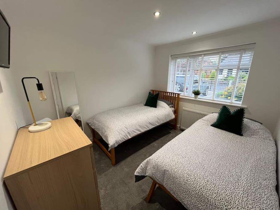 Idyllic Bungalow, Ideal Location In West Lancashire Burscough エクステリア 写真