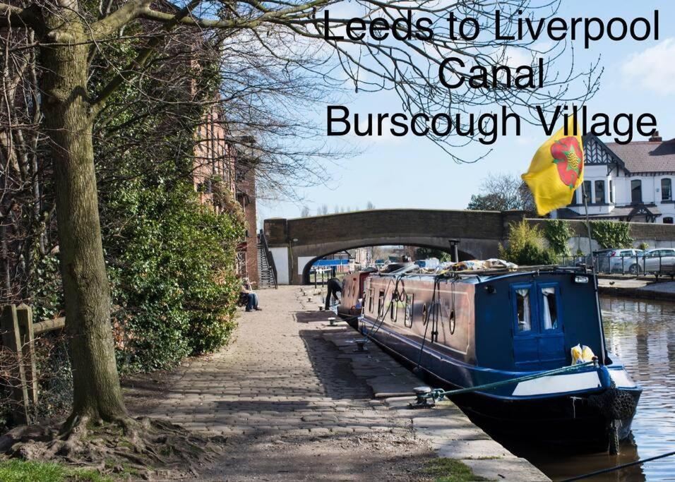 Idyllic Bungalow, Ideal Location In West Lancashire Burscough エクステリア 写真