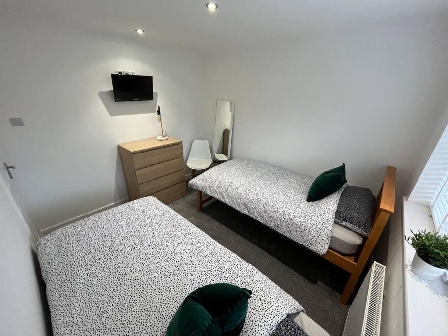 Idyllic Bungalow, Ideal Location In West Lancashire Burscough エクステリア 写真